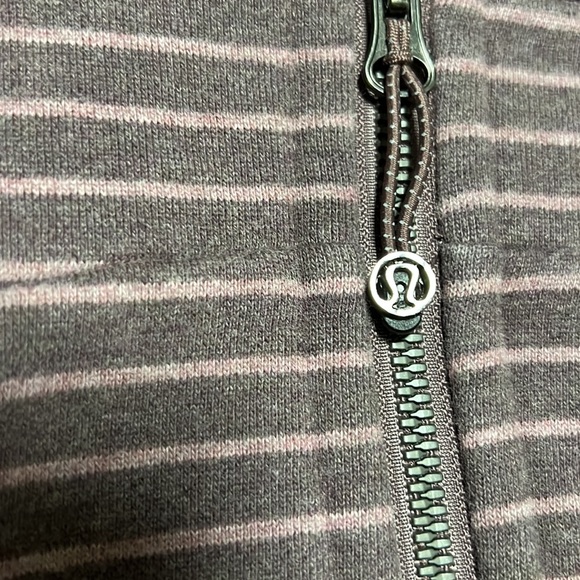 Lululemon jacket size small - Picture 3 of 6